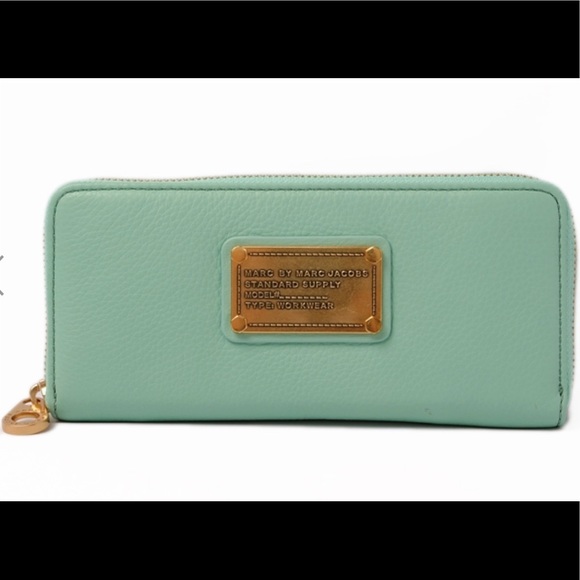marc jacobs zip around wallet